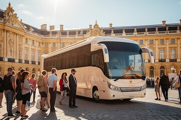  Bus Transfer : Paris to the Palace of Versailles Round-Trip 
