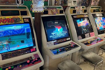 Nostalgia Walking Tour with Anime and Retro Gaming in Akihabara