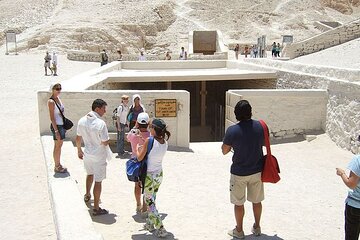 Amazing Day Tour to west and east banks of Luxor