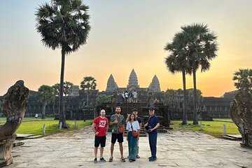 Angkor Wat Guided Sunrise Tour from Siem Reap