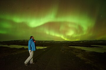 Chasing Aurora Borealis with Warmth and Treats in Premium Tour!