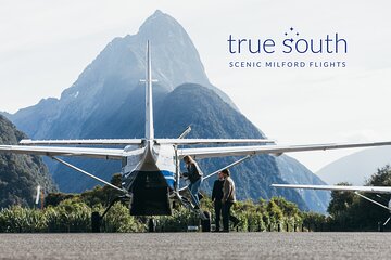 Milford Sound Tour by Plane from Queenstown, Including Cruise