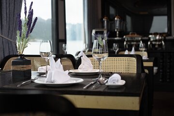 La Pinta Cruise 2-day Explore Halong and Lan Ha Bay from Hanoi