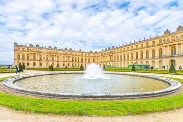 Paris: Priority Pass to Versailles Palace with Gardens & Estate