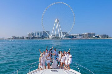  Dubai Luxury Yacht Hourly Rental Experience