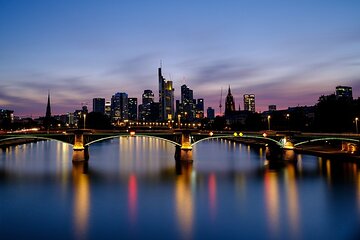 Prague to Frankfurt - Private Transfer with 2 hours of Sightseeing