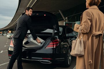 CDG Private Transfer from Charles de Gaulle Airport To Paris City