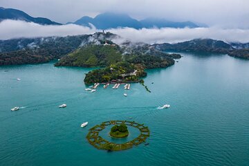 Private Tour Sun Moon Lake from Taipei