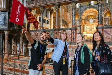 Best Of Venice: Saint Mark's Basilica, Doges Palace with Guide and Gondola Ride