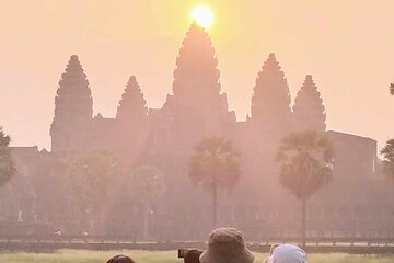 Angkor Wat Sunrise Tours to Bayon and Ta Prohm Temple 