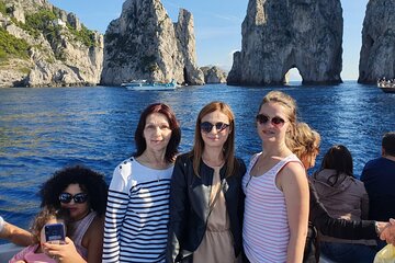 From Naples: Capri Island Tour with Lunch and Blue Grotto