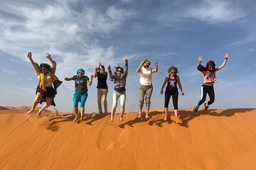 Enjoy Expérience berbère Excursion 4X4 Sandboard d'une journé dans le Sahara