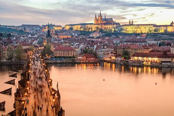 Private Prague Fairytale Foodie Tour incl Prague castle visit