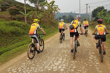 6 Days Hanoi Private Cycling to Hagiang Mountain