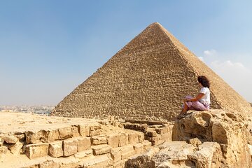 Full Day Pyramid and Egyptian Museum Tour in Cairo from Sharm 