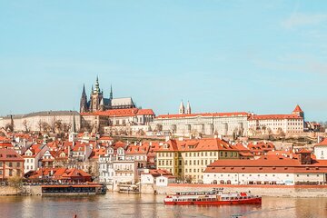 Discover the Best of Prague: 3 hours Private Tour incl beer stop