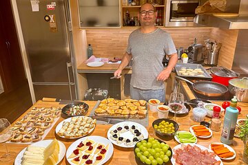  Tapas, Wine and Argentine Barbecue in Barcelona