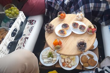Private tapas tuk tuk tour through Lisbon