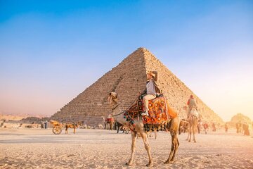 Semi-Private Tour to Pyramids, Sphinx, and Museum from Hurghada