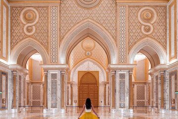 Dubai to Abu Dhabi Grand Mosque and Qasr Al Watan Palace