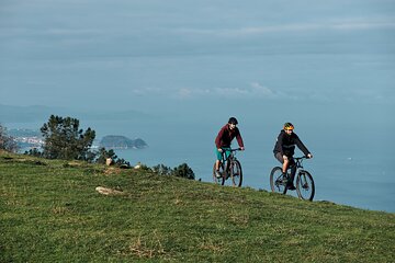 Guided Electric Mountain Bike Tour in Gipuzkoa