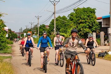 Cycling around The Mekong Island and Lunch with Locals