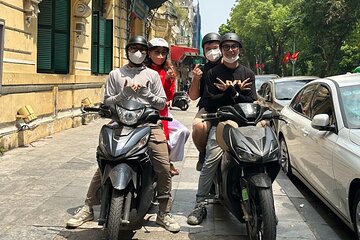 Private Half-Day Hanoi Food Tour by Motorbike