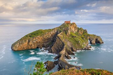 Gaztelugatxe and Gernika Tour From San Sebastian