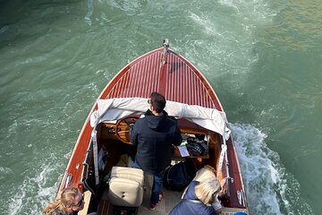 Private transfer from S.Lucia station, P. Roma to the center of Venice