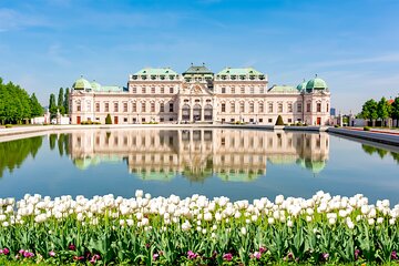 Private Transfer from Prague to Vienna with 4h of Sightseeing