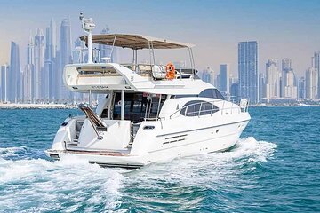 Luxury Private Yacht Tour in Dubai