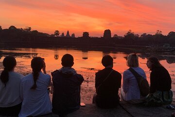  Top 4 Angkor Temples, Sunrise and a Tranquil temple 