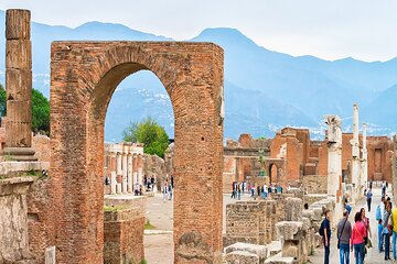 Private Guided Tour in Pompeii