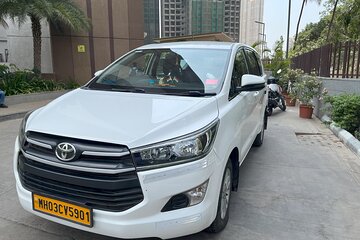 Private Transfer Mumbai Airport by Innova Crysta