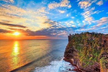 Private Sunset Uluwatu Tour with Jimbaran Seafood Dinner