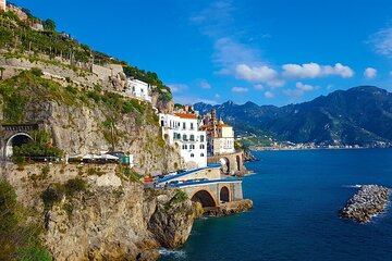 Private door-to-door transfer from Naples to Atrani, local driver