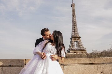 Private Souvenir Photo Session at the Eiffel Tower