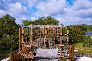 Treetop adventure course in Jablines