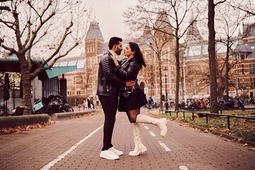 Amsterdam: Professional Rijksmuseum & Museumplein Photoshoot