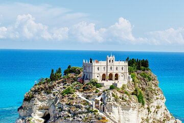 Private transfer from Naples to Tropea, 2 hour stop on the way