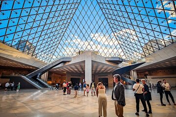 Explore the secrets of the Louvre + Mona Lisa pass