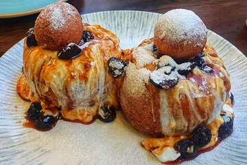 Sweet Delights History and Desserts Walking Tour in Bucharest