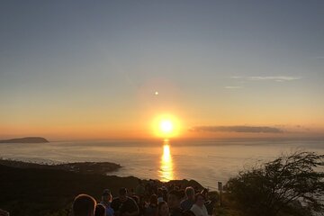 Diamond Head Hiking Experience with Roundtrip Transportation