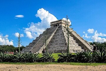 Small group tour to Chichen Itza early entry + Cenote + Coba