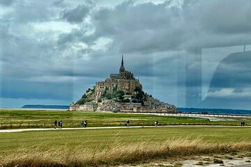 Mont Saint-Michel: Day Trip from Paris with Abbey & Guided Tour