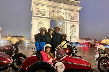 Private Sidecar Tour of Paris at Night with drinks