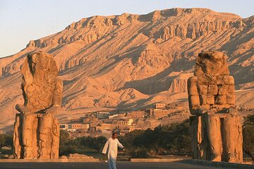 Explore Luxor Valley of Queens in a full-day trip from Hurghada