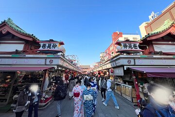 Walking Tour of Sensoji Temple and Surroundings in Asakusa