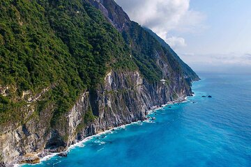 Taroko, Qingshui Cliffs and Qixingtan Chartered Tour from Hualien