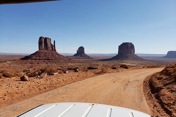 Backcountry Monument Valley Tour